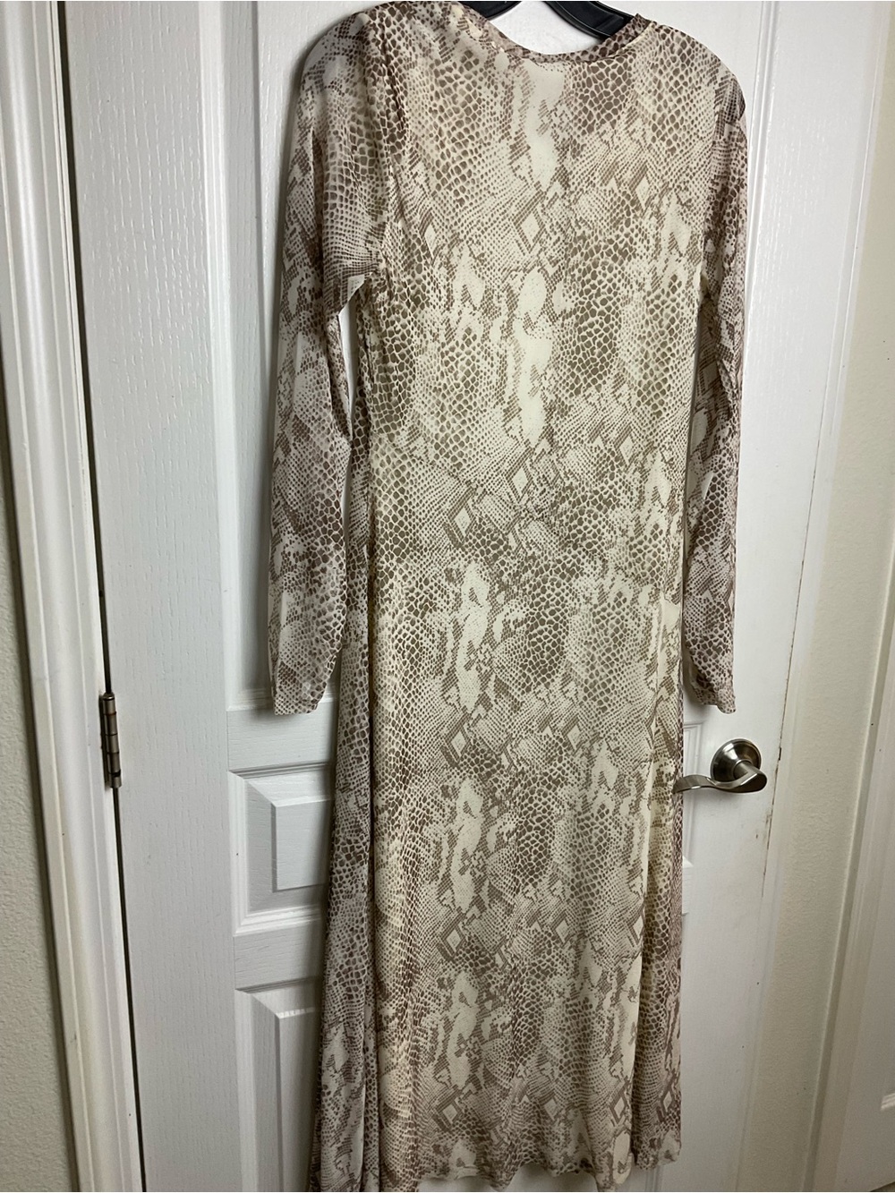 Rachel Zoe Snake Print Long Sleeve Midi Dress NWT Size M - Picture 3 of 8